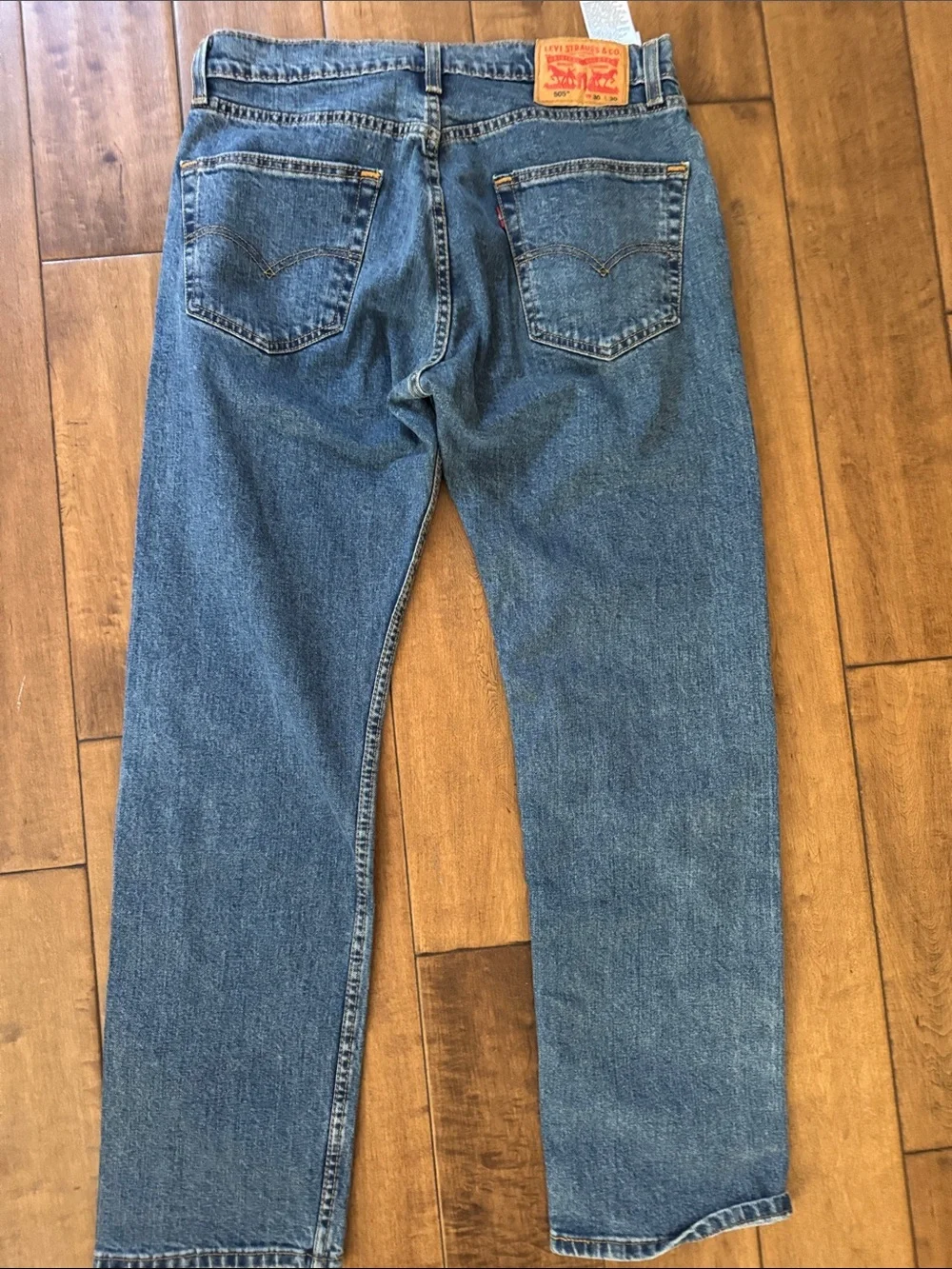 Levi’s 504 - Men's Straight Leg Jeans in Mid Blue Denim 30 x 30.